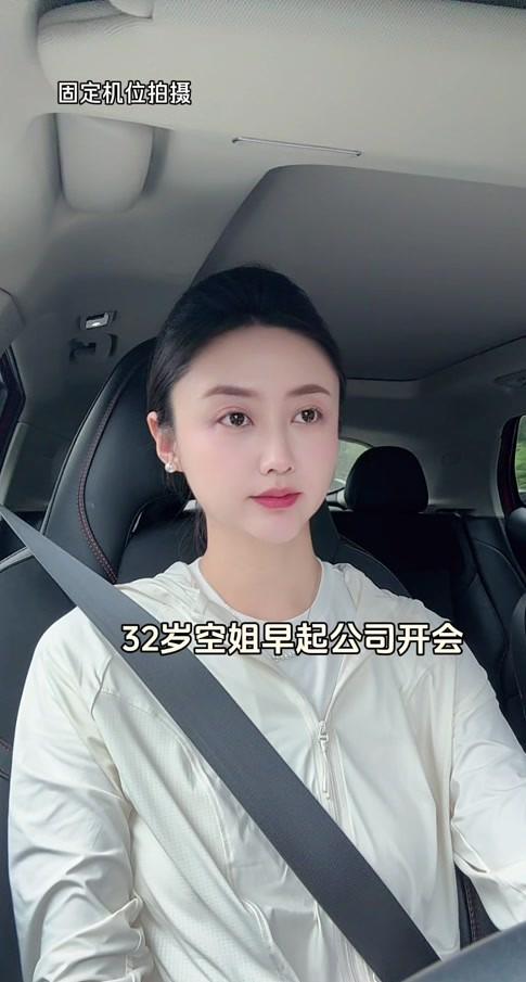 放弃正式草地热身赛，德约辛纳亮相表演赛，能否在温网一扫阴霾