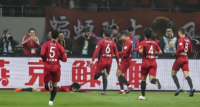 教练战术再神也白搭！泰山队赢云南但无人可用，管理层该谢罪！