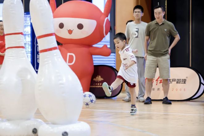 2026年还在插网线的设备，到底图什么？