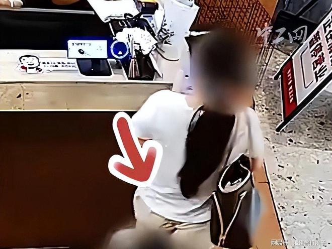 争议！孙颖莎被边缘化，王曼昱WTT香港总决赛海报C位，真是没想到