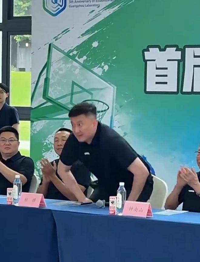 世界杯|梅西C罗的社交媒体数据稳居全球前二,但中国社媒的领跑者竟不是他俩