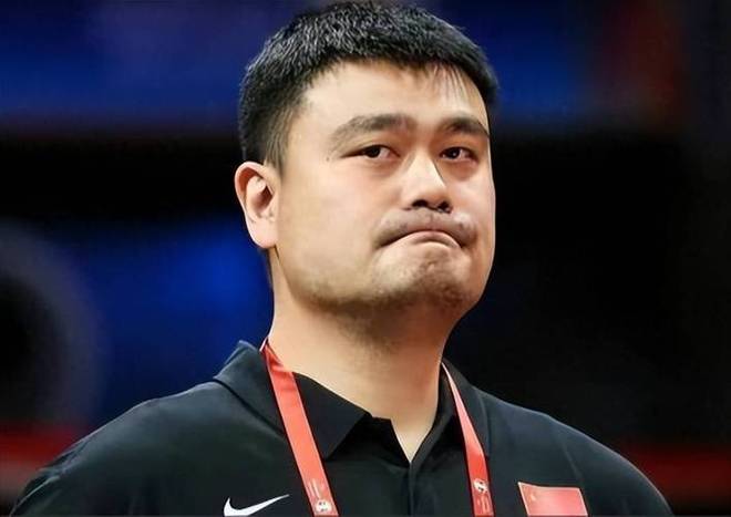 正式确定！CBA明星内线离队，拒绝顶薪合同