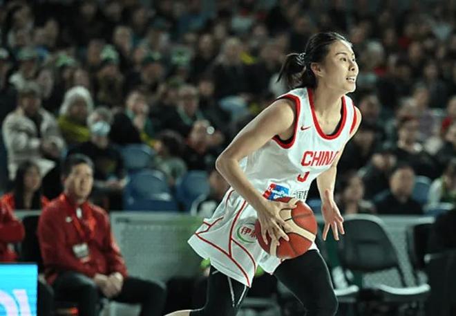 输给尼克斯4分!揪出1个表现最差之人,坑惨了马刺