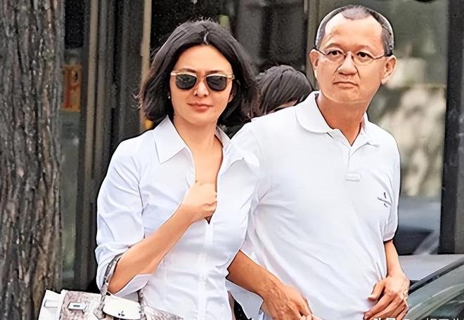 广厦对交易胡金秋持开放态度:上海男篮希望大;山西男篮全力争取,葛昭宝为此放弃顶薪