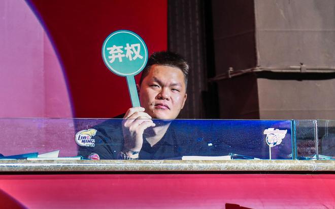 世界杯|梅西C罗的社交媒体数据稳居全球前二,但中国社媒的领跑者竟不是他俩