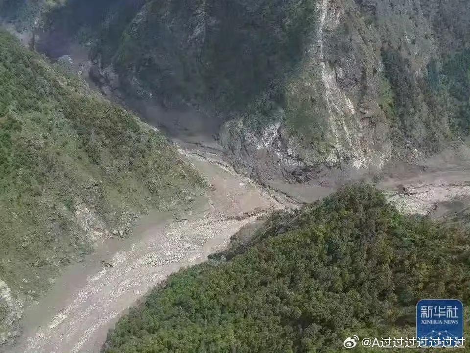 离婚后，陈妍希一人独居北京卧室朴素，首谈失败婚姻称陈晓靠不住