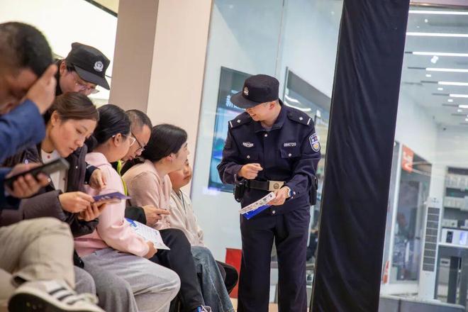 国家正式出手!住院护工大洗牌,以后老人看病不用子女熬夜