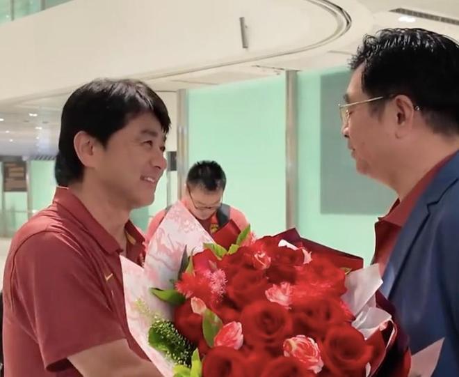 宫鲁鸣该出手了！世界杯想要出线，必须弃用张曼曼 召回郑薇王牌控卫