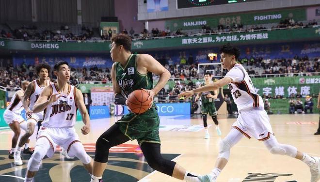 保洁阿姨离开时回收了多个“热水瓶”，物业立即报警！
