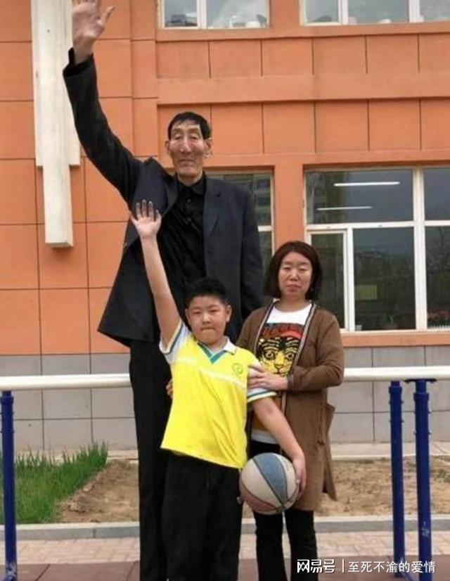 亚马尔：金球奖应该给我或者姆巴佩！ 凯恩回应：不知他是什么意思